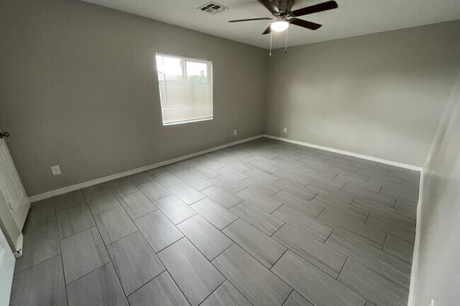 Foto del edificio - 2204 W Campbell Ave Unit 1