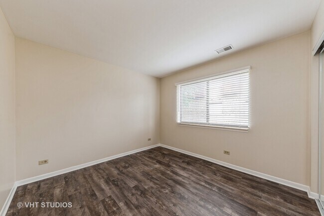 Foto del edificio - 709 W Central Rd