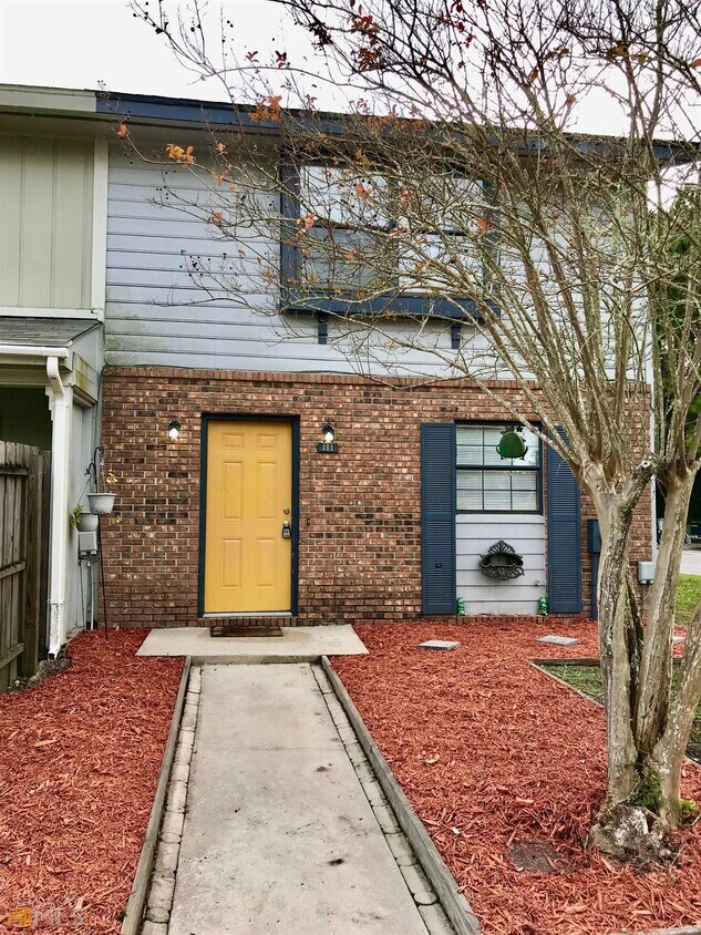 Primary Photo - 111 Myrtle St