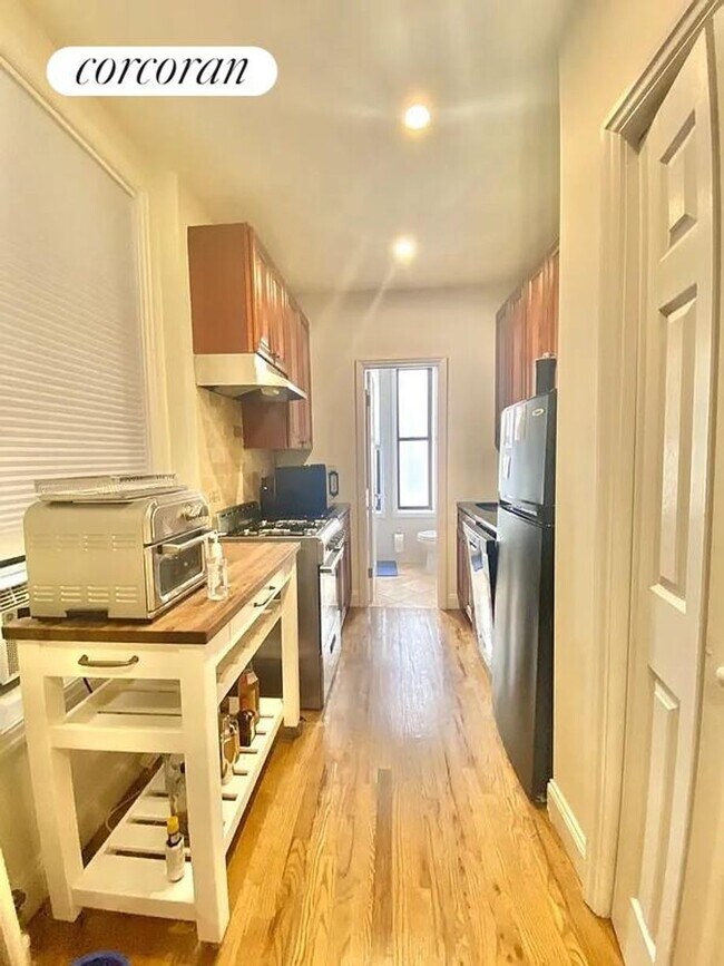 Foto del edificio - 509 E 81st St