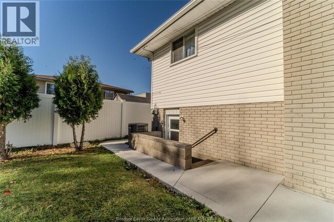 Photo du bâtiment - 5935 Rose St