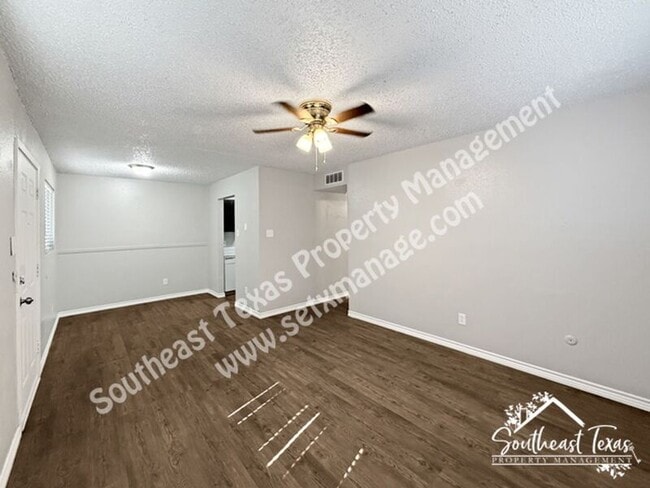 Building Photo - 427 Pinchback Rd