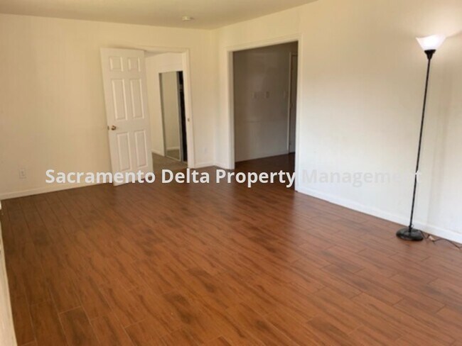 Foto del edificio - 721 Sonoma Ave