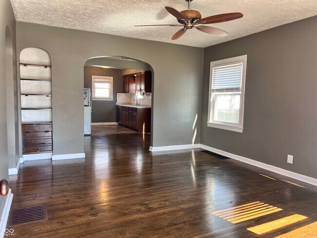 Foto del edificio - 1524 E 46th St