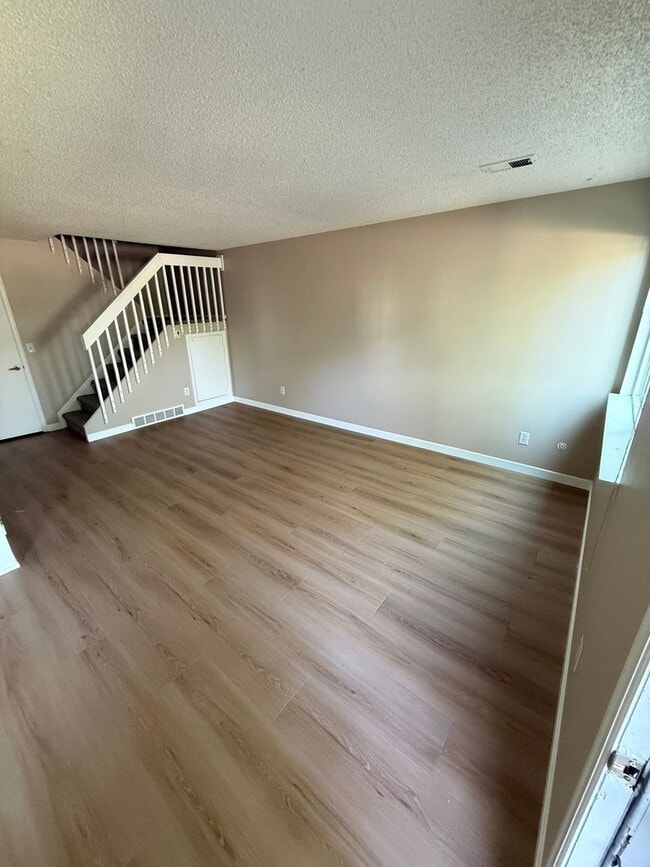 Building Photo - 4237 Monroe Dr