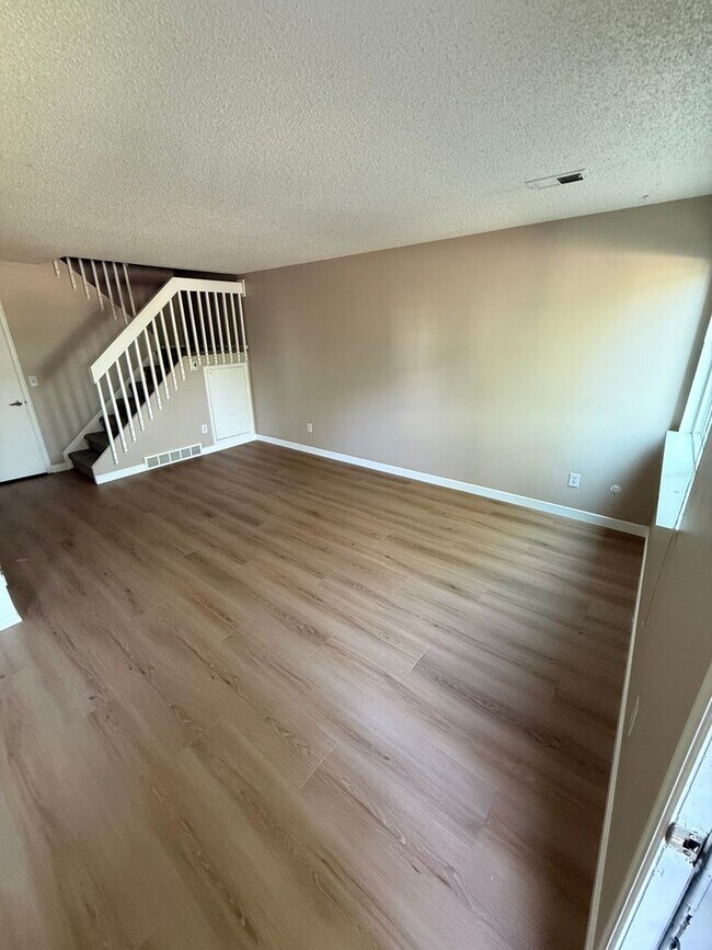 Foto del edificio - 4237 Monroe Dr