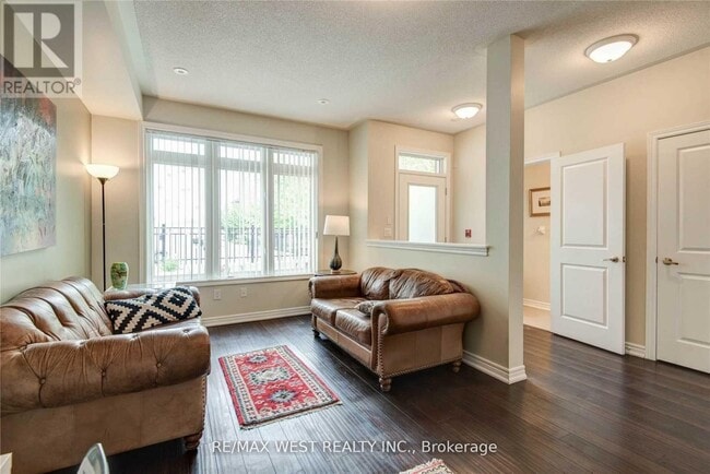 Building Photo - 383 Prince of Wales Dr
