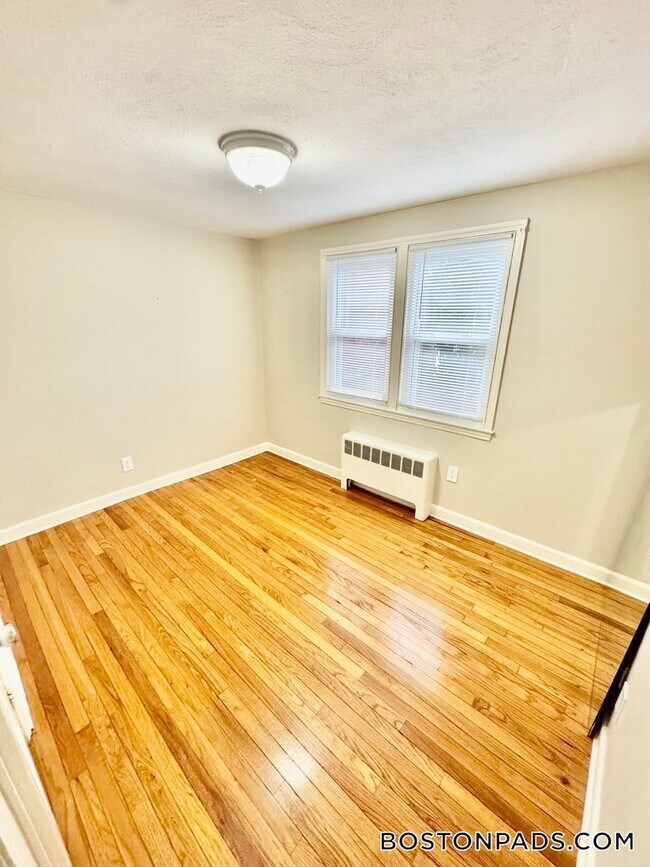 Foto del edificio - 105 Shawomet Ave