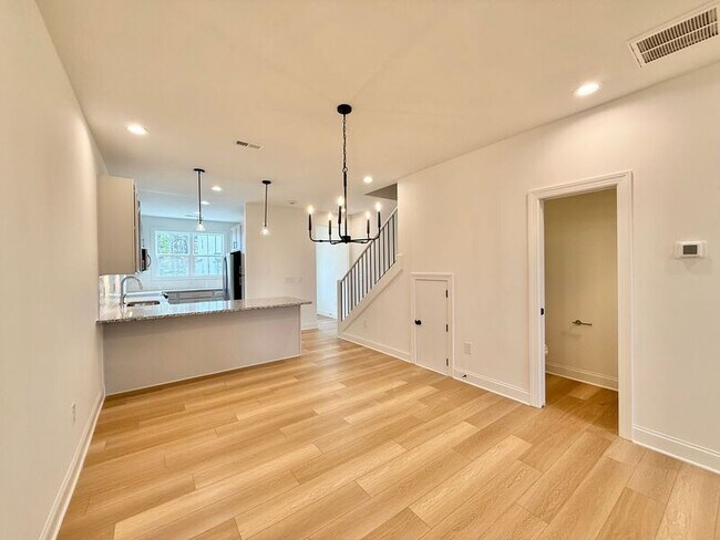 Foto del edificio - 4811 Gossamer Ln