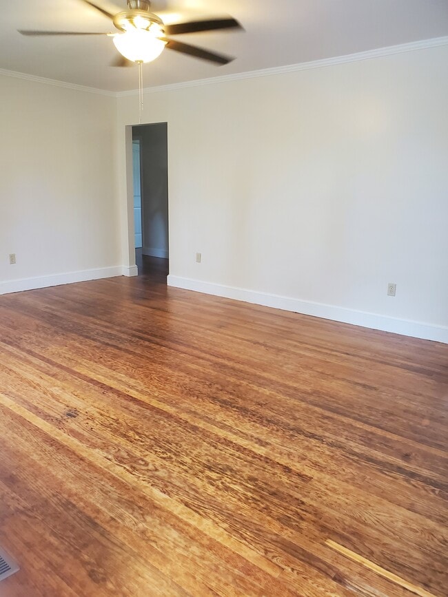 Living Area - 410 Sunset Ave