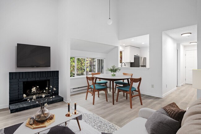 Comedor y sala de estar - Rai Apartments
