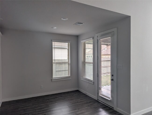 Building Photo - 16826 Beechwood Forest Way