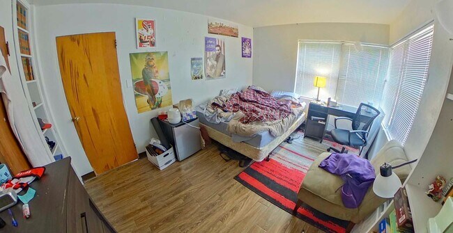 Building Photo - 3D Tour Available - Great Location + Back Deck + Pet Friendly + Garage Parking! Available August ...