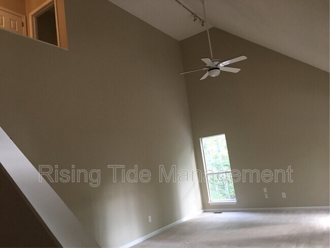 Foto del edificio - 1115 Ridge Dr