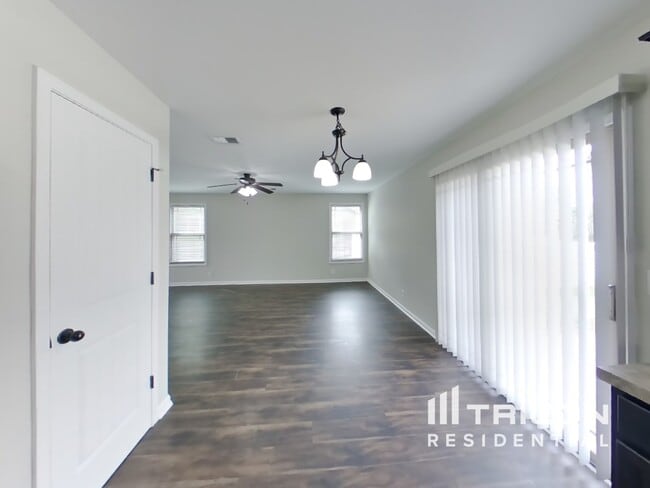 Building Photo - 3833 Harvest Ridge Clarksville TN