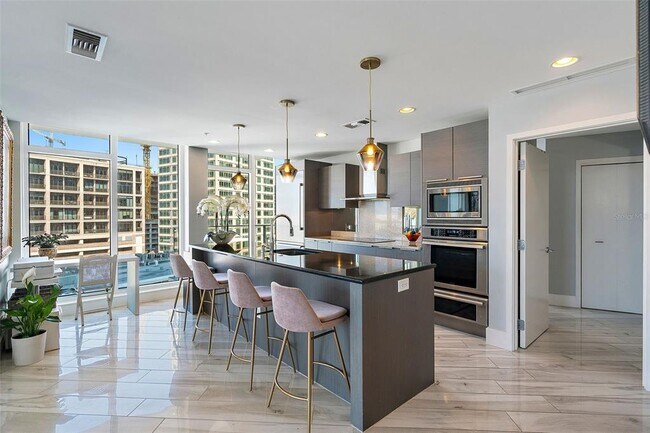 Foto del edificio - 175 1st St S