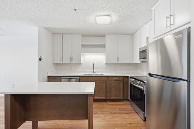 Kitchen - Pondview Apartments
