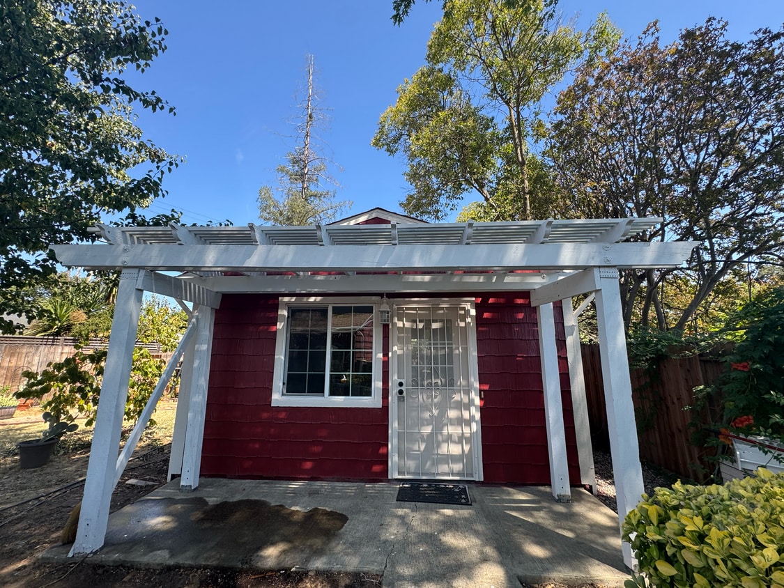 Primary Photo - 2600 Andrade Way