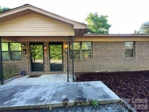 Building Photo - 201 Arthur Dr