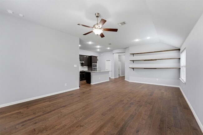 Foto del edificio - 453 Rockaway Dr