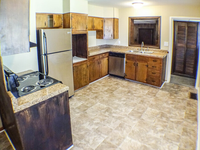 Building Photo - Alluring 3 Bedroom Home!