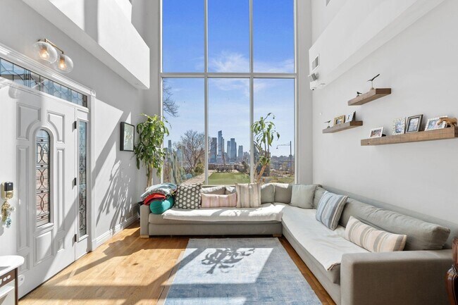 Foto del edificio - 438 Gregory Ave