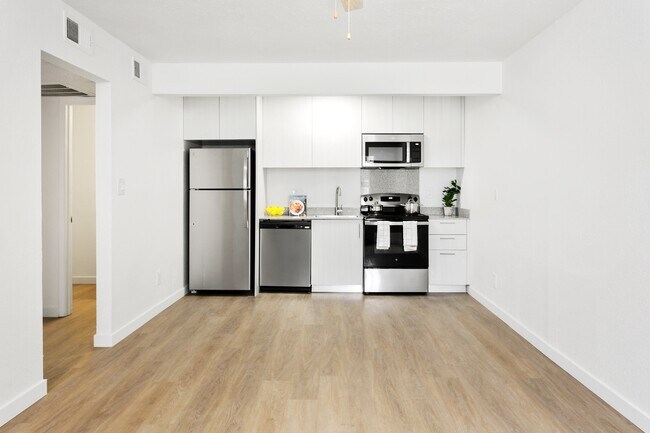 Building Photo - The Hamptons