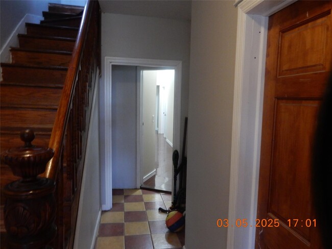 Building Photo - 402 Union Ave