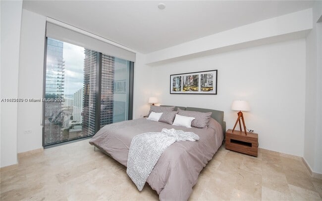 Foto del edificio - 88 SW 7th St