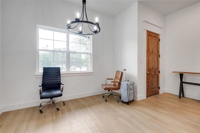 Foto del edificio - 4304 N Chisholm Trail