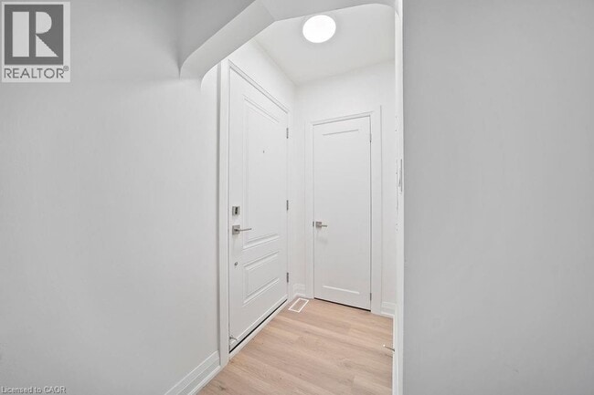 Building Photo - 172 E 34th St
