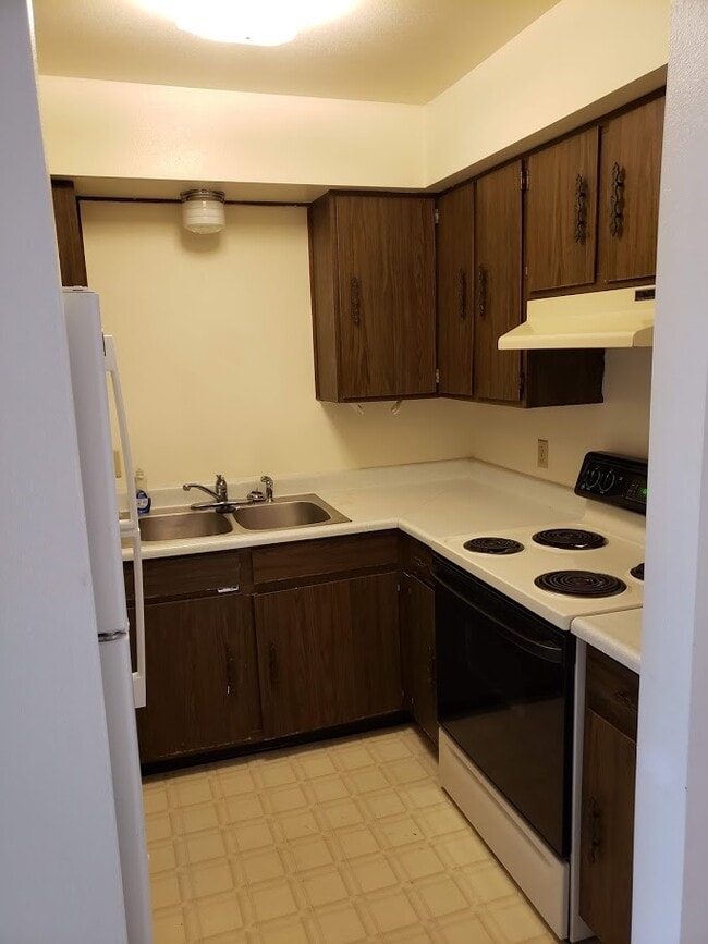 Kenwood Apartments Apartments Evansville, WI