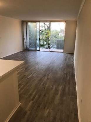 Foto del edificio - 10240 Camarillo St