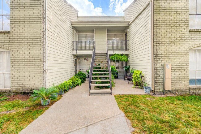 Foto del edificio - 6200 W Tidwell Rd