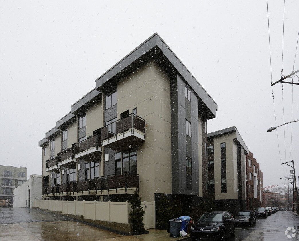 Primary Photo - Ortlieb Square