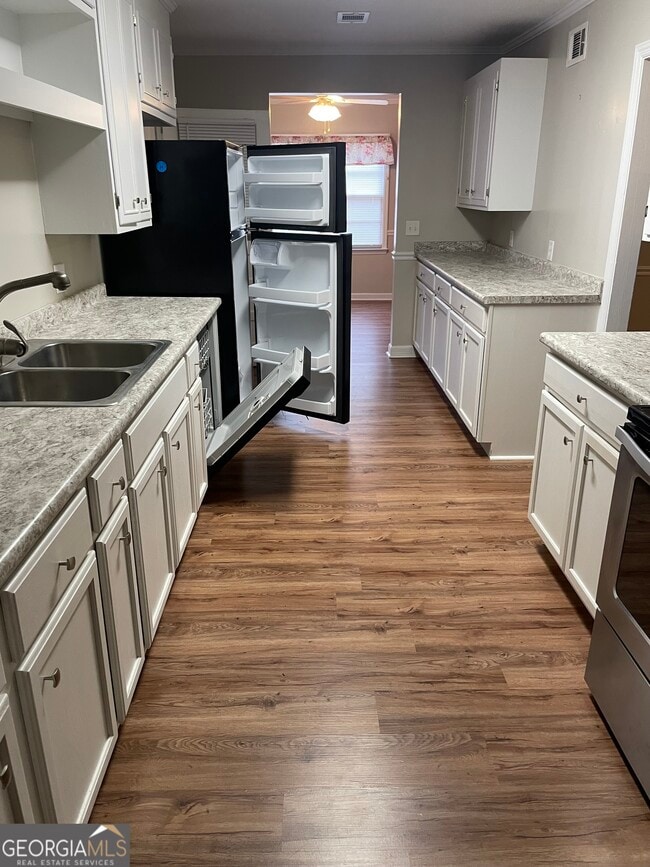 Foto del edificio - 401 W Parrish St