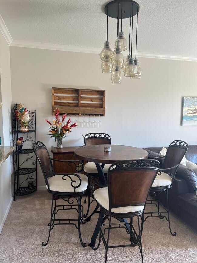 Foto del edificio - 2036 Alta Meadows Ln