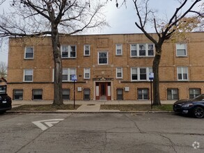 Building Photo - 3041 N Leclaire Ave