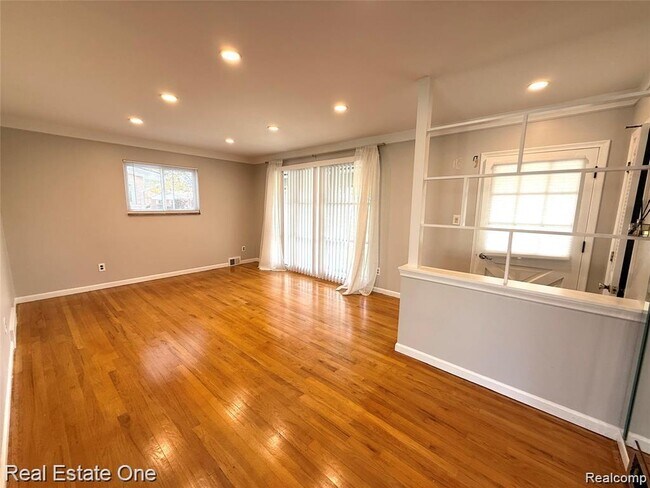 Foto del edificio - 7627 Rosemary St