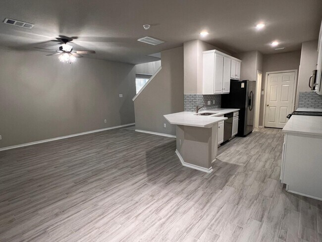 Foto del edificio - 114 N Camellia Grove Cir