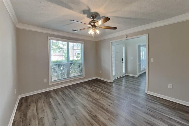 Foto del edificio - 1504 Farmlake Dr SE