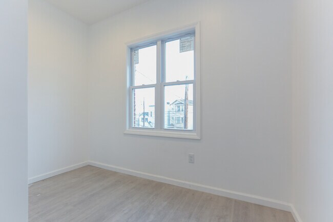 Building Photo - 243 Arlington Ave