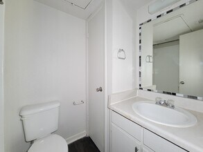 Building Photo - 101 Brookside Ln