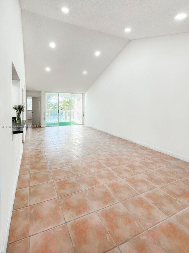 Foto del edificio - 4674 NW 97th Pl