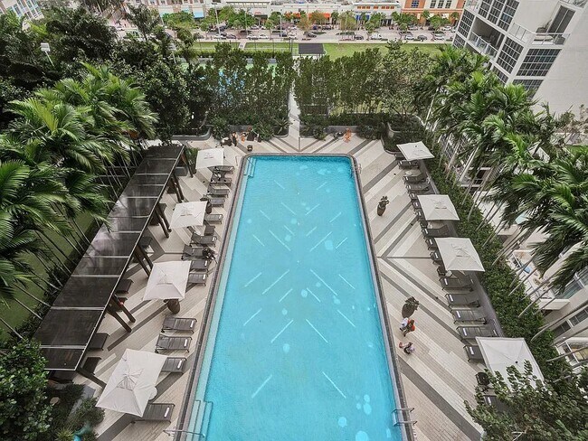 Foto del edificio - 121 NE 34th St