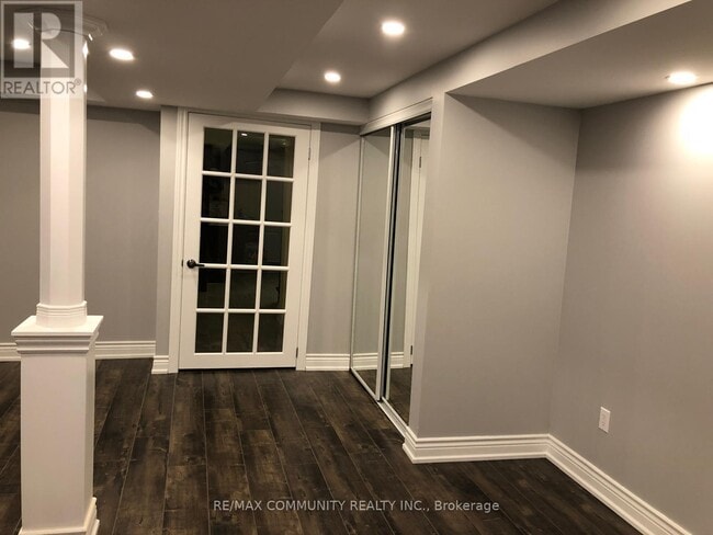 Building Photo - 3837 Coachman Cir