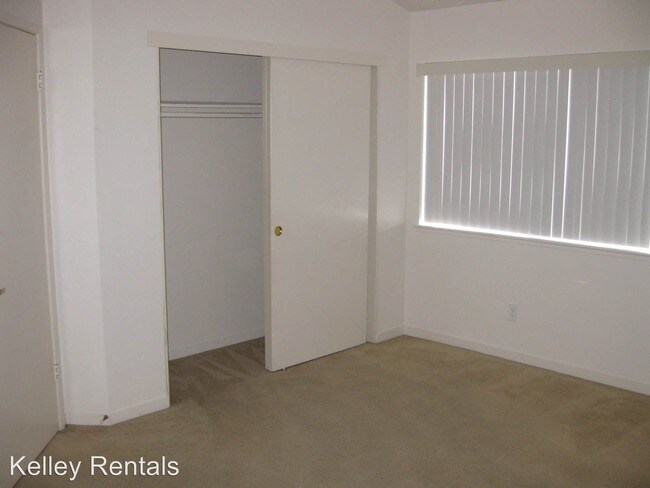 Building Photo - 1167 De Meo St