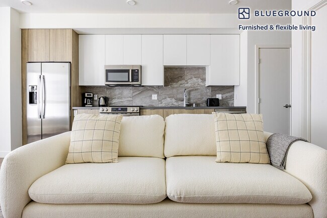 Foto del edificio - 511 S Harbor Blvd