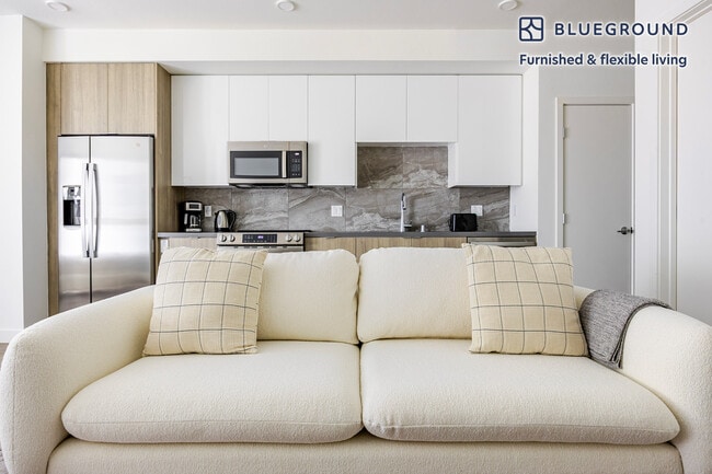 Building Photo - 511 S Harbor Blvd