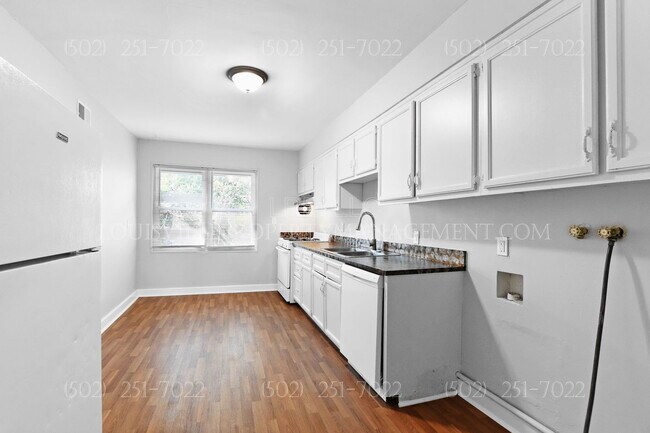 Building Photo - 2211 Gerald Ct